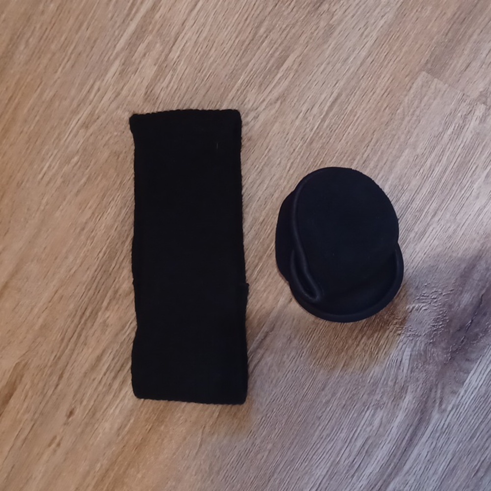 Headband earmuff set.